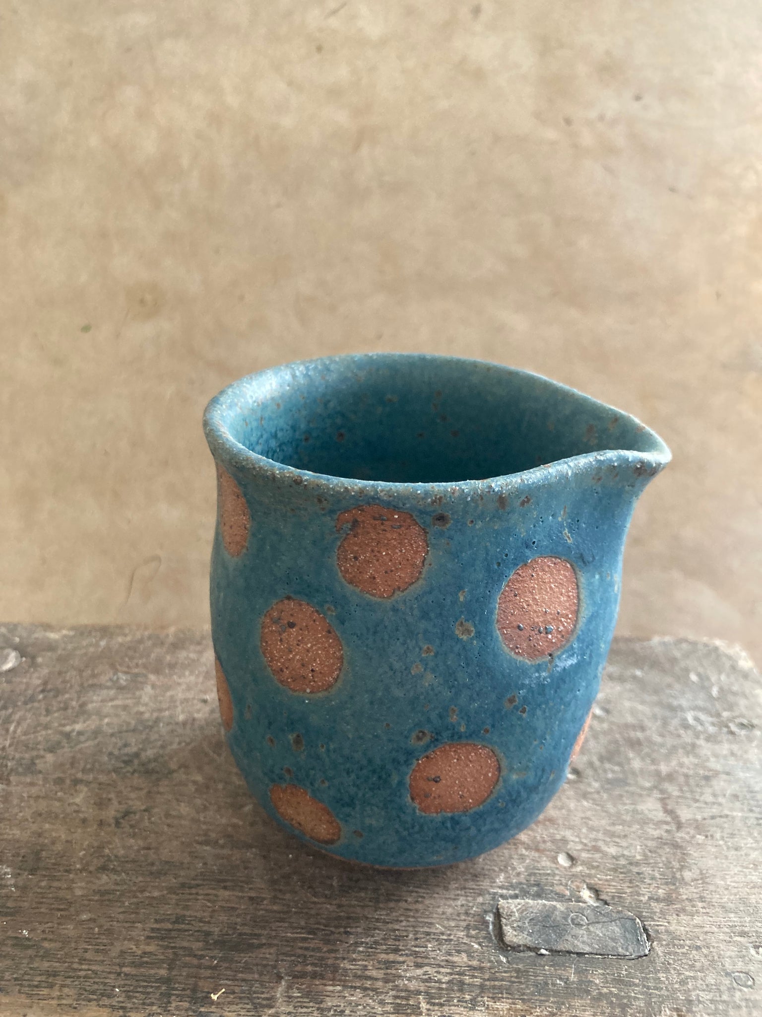 Medium pourer - spotty dotty