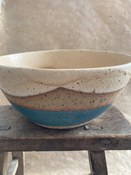 Large bowl in Shore