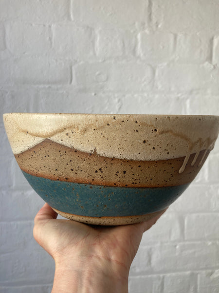 Large bowl in Shore