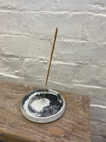 Incense holder - white and charcoal swoosh
