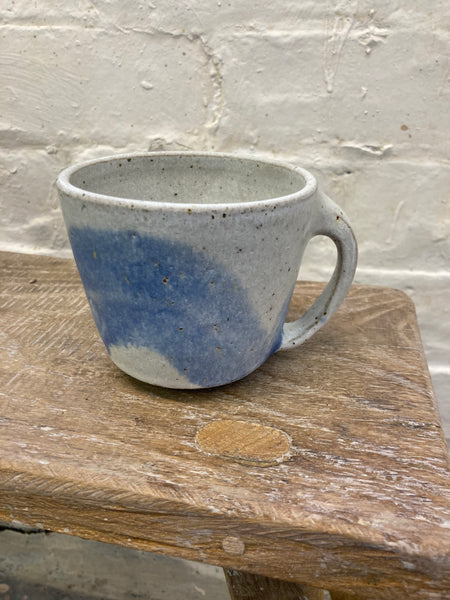 Large mug - blue curves