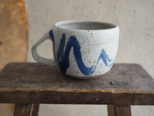 Large mug - blue wiggle