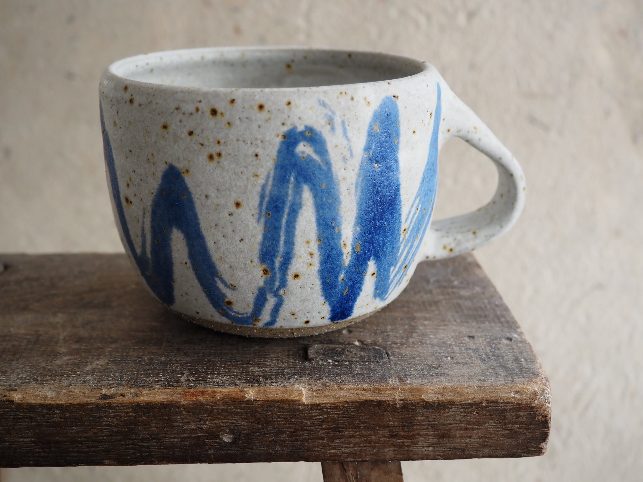 Large mug - blue wiggle