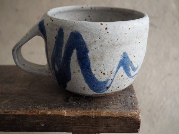 Large mug - blue wiggle