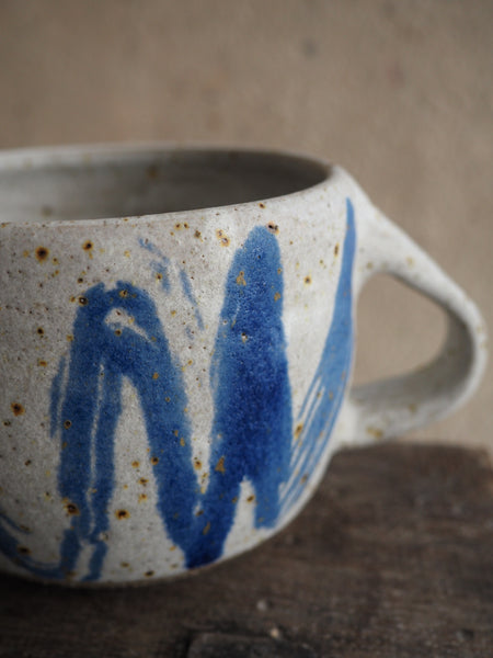 Large mug - blue wiggle