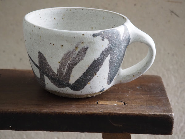 Large mug - charcoal wiggle